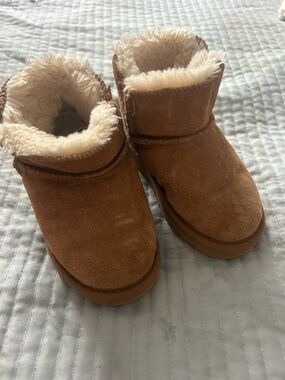 UGG Cozy Slip-On Boots - Tan
